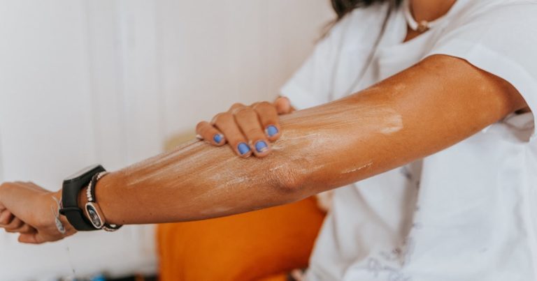 Read more about the article What Is Oxybenzone? Here’s What to Know About the Controversial