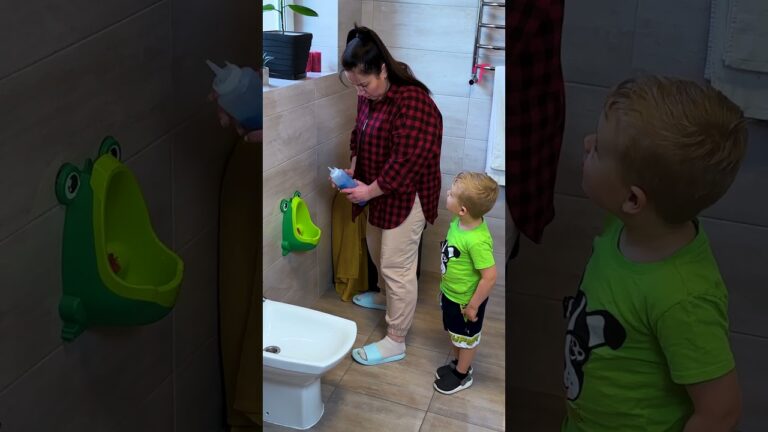 Read more about the article Mom’s Unique Approach to Teaching Kids Hygiene #shorts