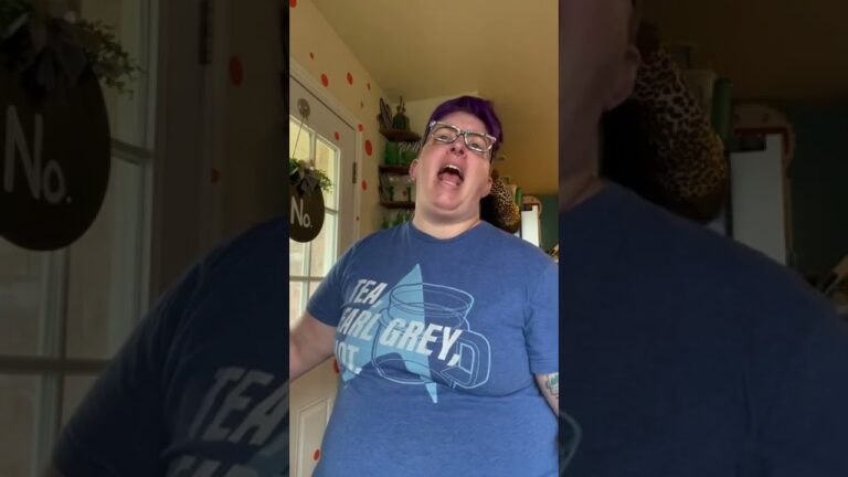 Read more about the article Raising teenagers be like… #mommacusses #funny #parenting #momlife